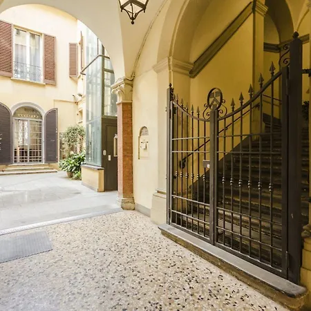 Lupari Apartment, Palazzo Storico Sotto Le Due Torri Bolonya