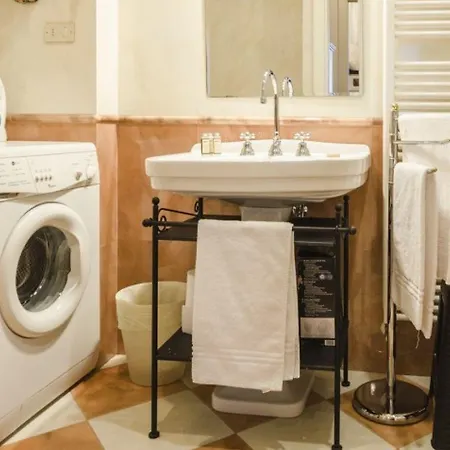 Lupari Apartment, Palazzo Storico Sotto Le Due Torri Bologna