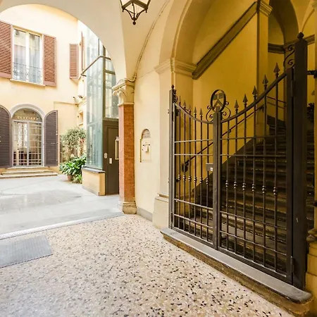 Lupari Apartment, Palazzo Storico Sotto Le Due Torri Daire *