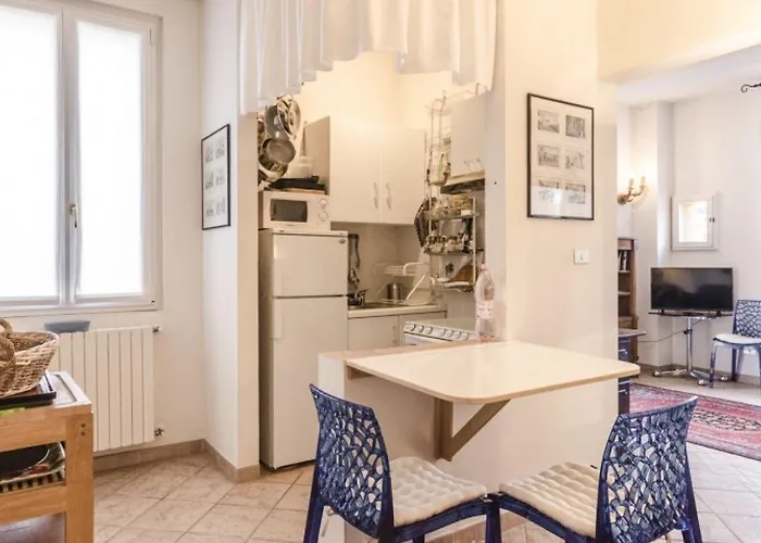 Lupari Apartment, Palazzo Storico Sotto Le Due Torri Apartmán