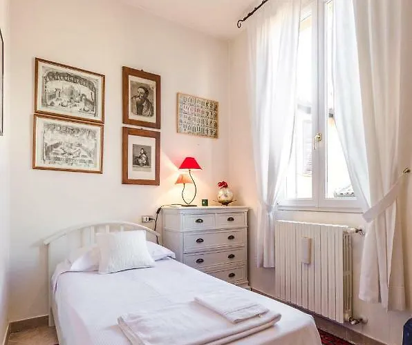 Lupari Apartment, Palazzo Storico Sotto Le Due Torri Apartmán *