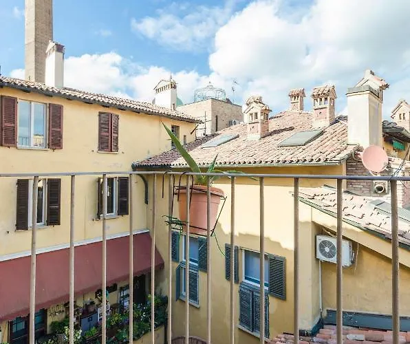 Lupari Apartment, Palazzo Storico Sotto Le Due Torri Apartmán
