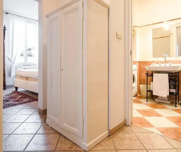 Lupari Apartment, Palazzo Storico Sotto Le Due Torri