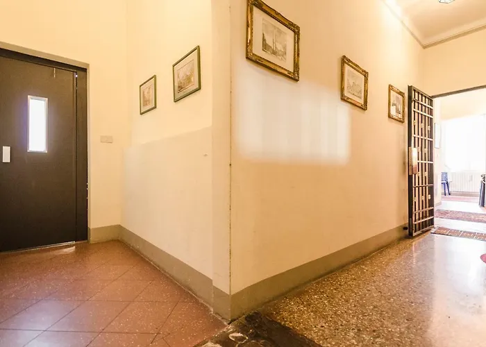 Lupari Apartment, Palazzo Storico Sotto Le Due Torri Apartmán