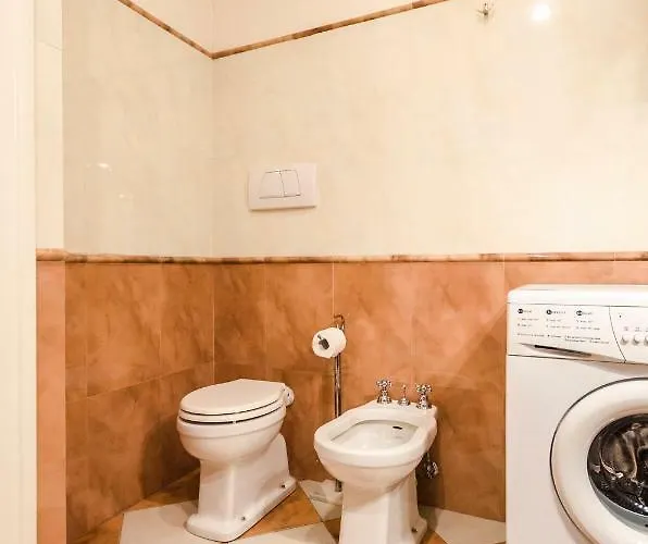 Lupari Apartment, Palazzo Storico Sotto Le Due Torri Apartmán *