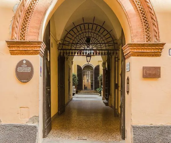 Lupari Apartment, Palazzo Storico Sotto Le Due Torri Apartmán *