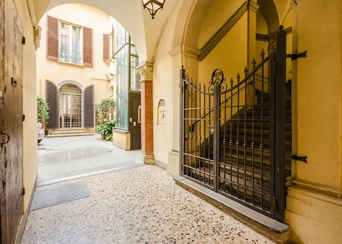 Lupari Apartment, Palazzo Storico Sotto Le Due Torri Apartmán *