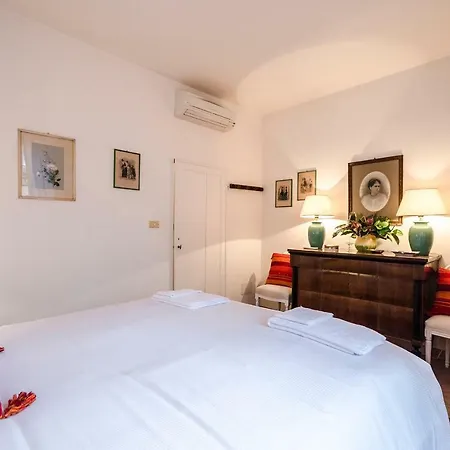 Lupari Apartment, Palazzo Storico Sotto Le Due Torri *