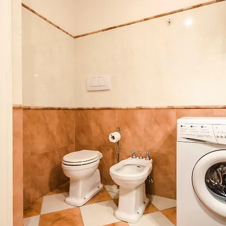 Lupari Apartment, Palazzo Storico Sotto Le Due Torri Apartmán *
